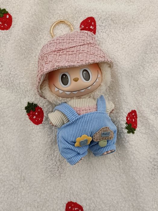 Лабубу с дрехи и аксесоари Labubu The Monsters accessories