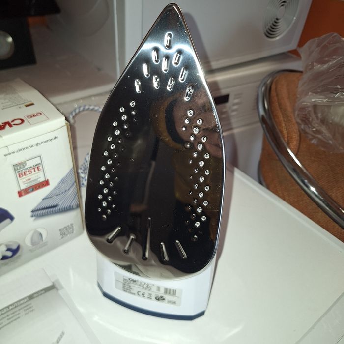 Парна ютия с 7 функции 2200W внос от Германия чисто нова