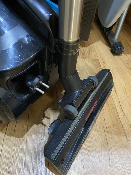 Пылесос Tefal, рабочий