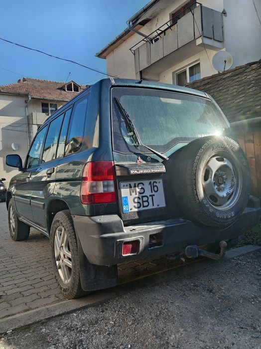 Mitsubisi pajero pinin