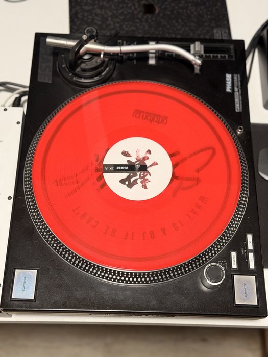 Reloop Rp 7000mk2 + mixer numark scratch inno fader pro 2 + phase DJ