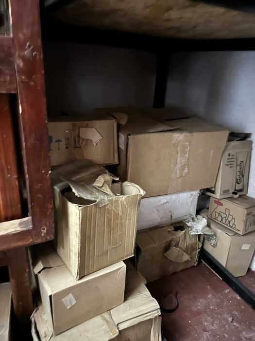 Склад с разными вещами