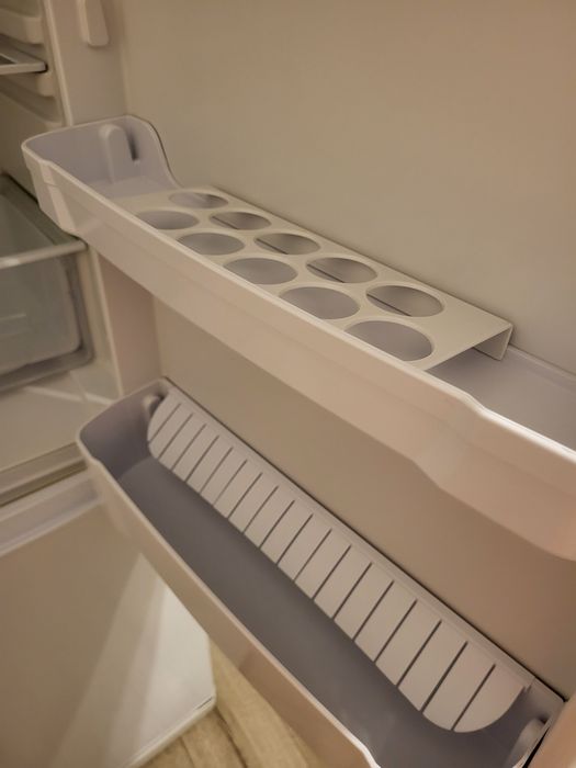 Продам холодильник Indesit 185см