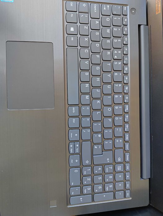 Lenovo V330 15.6" i5