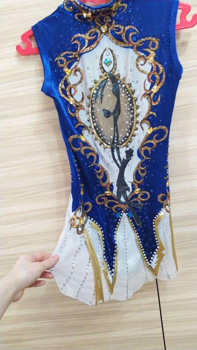 Гимнастический костюм на девочку