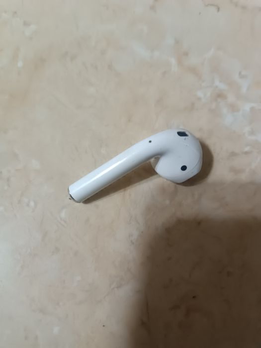 Правый наушник airpods 2 оригинал