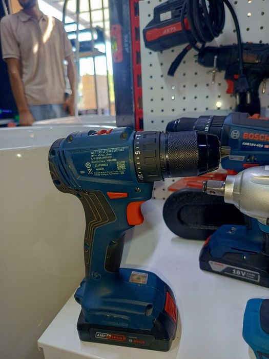 Безщеточный шруповерт Bosch GSR 185 li