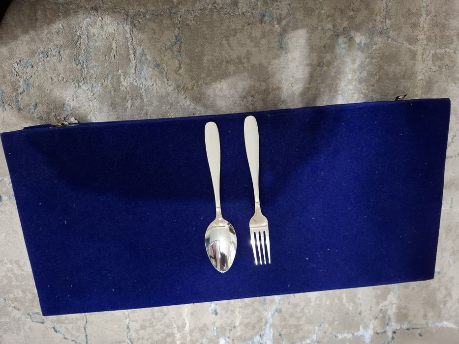 Набор ложек и вилок