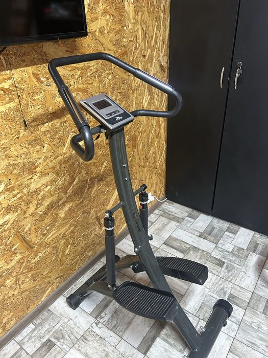 Stepper cu ghidon