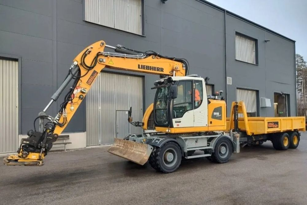 Inchiriere excavator pe pneuri