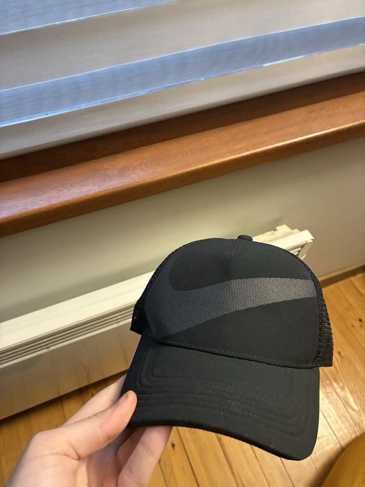 Шапка на nike черна