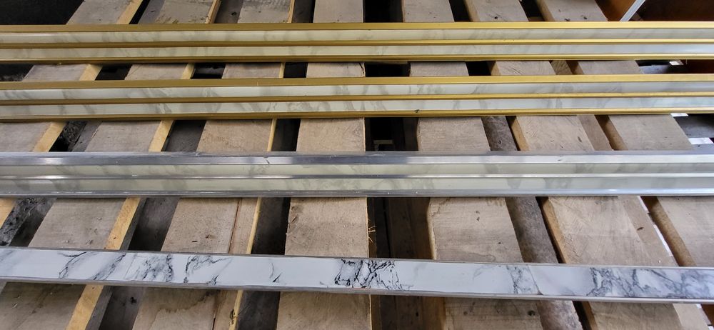 Продам гардины алюминиевые