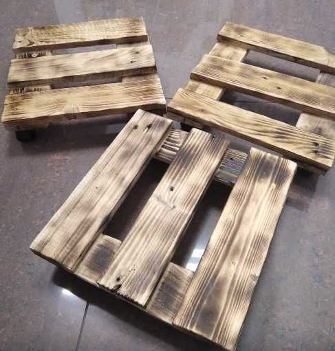 РЪЧНА ИЗРАБОТКА Красиви поставки за саксии с колеца за цветя