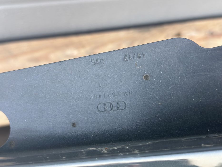 Ляв калник AUDI A3 8V