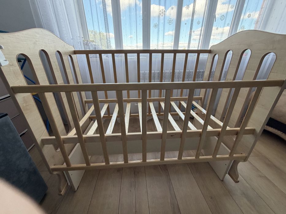 Продам детскую кроватку