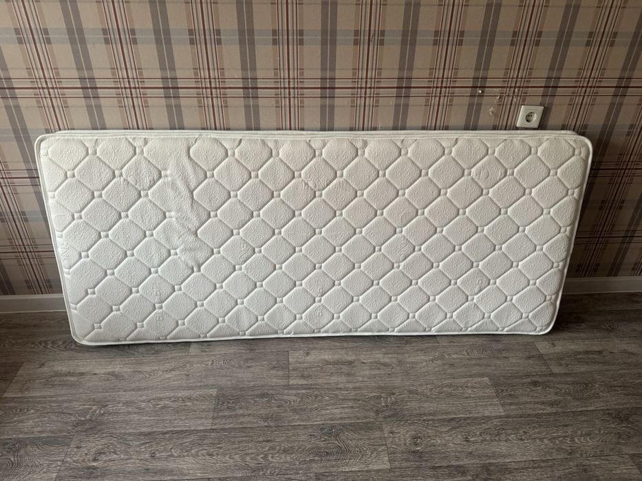 Продам 2 новых матраса