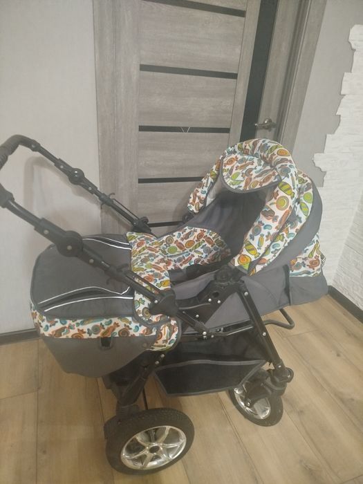 Коляска в хорошем состоянии