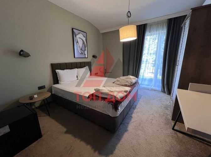 Дава се под наем Тристаен апартамент в к.к. Св.Св. Константин и Елена - 84 кв.м за 210000 € - Снимка #2