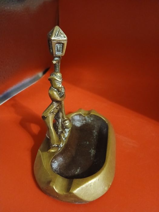 Scrumieră din bronz