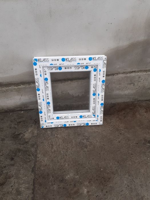 Vând geam termopan nou,fără sticlă.