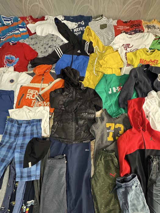 Три пакета вещей в отличном состояние