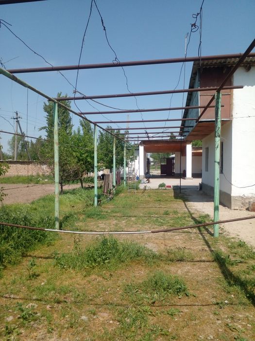 Уй сотилади срочно Ташкент вилояти, Бука тумани Бустон мфй  Марказий к