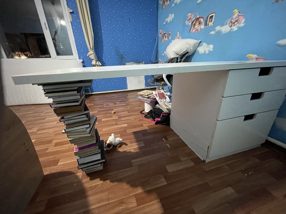 Стол IKEA качественный