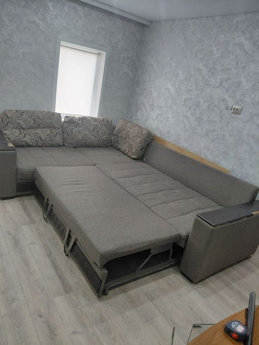 Продам большой Раскладной диван Б/У