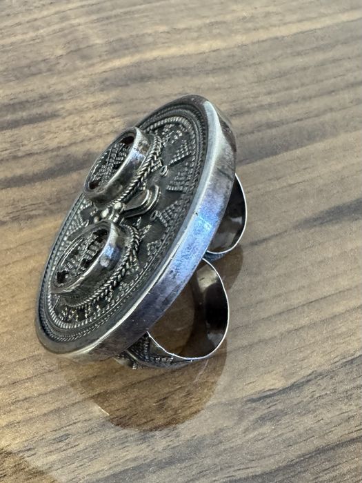 Продается украшении из серебра 925 пробы