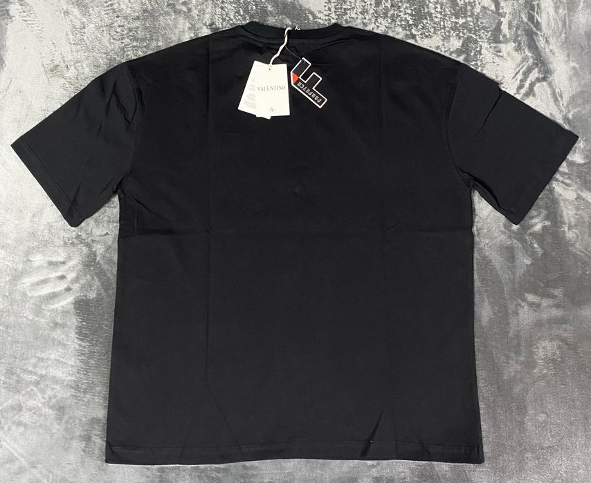 Vand tricou nou de barbati Valentino