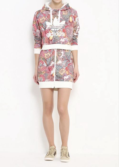 Костюм adidas originals размер 38 (на 44-46)