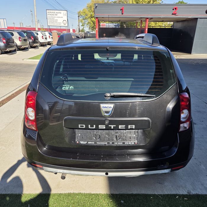 Dacia Duster —-1,6 B  —-  3400€