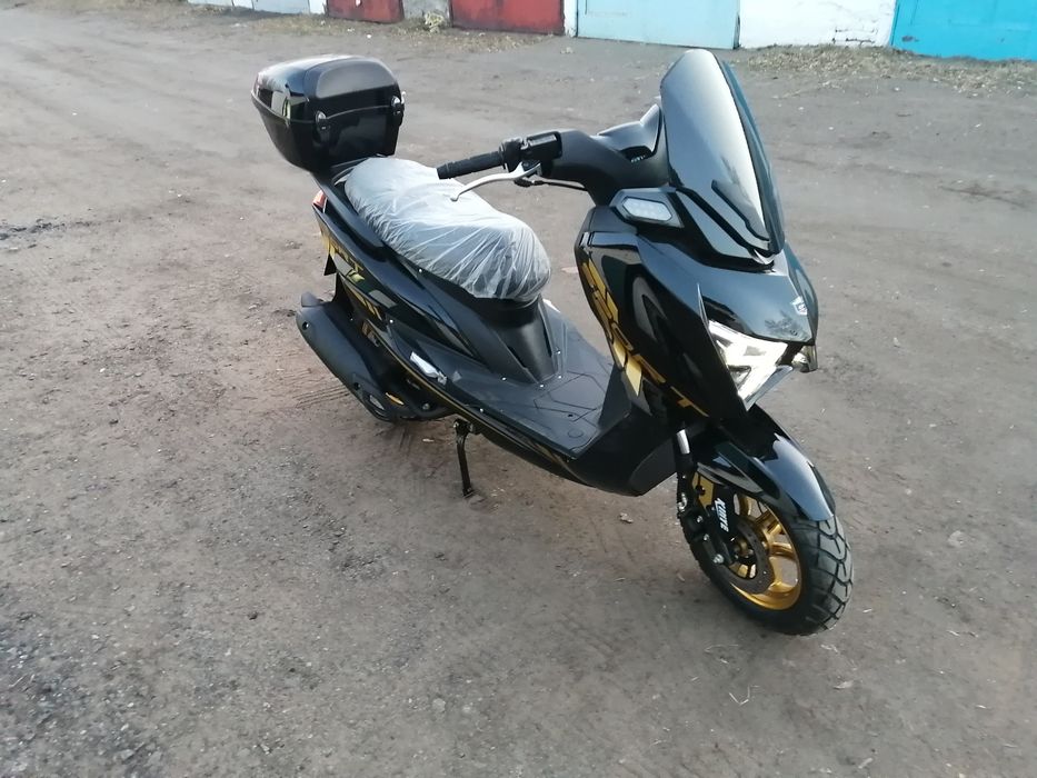 Продам скутер 150 кубов