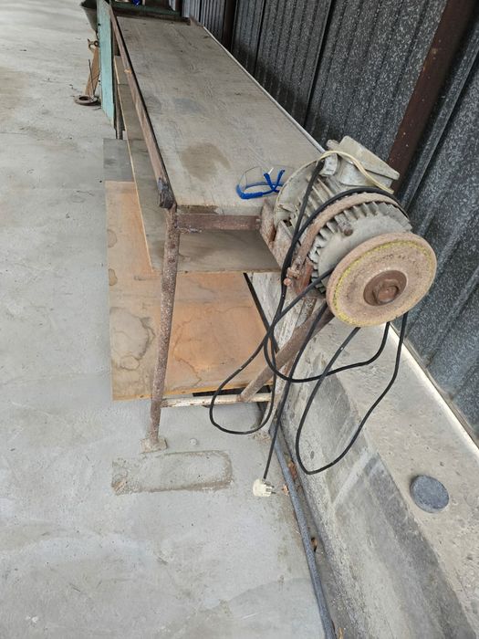 Продам точило с верстаком