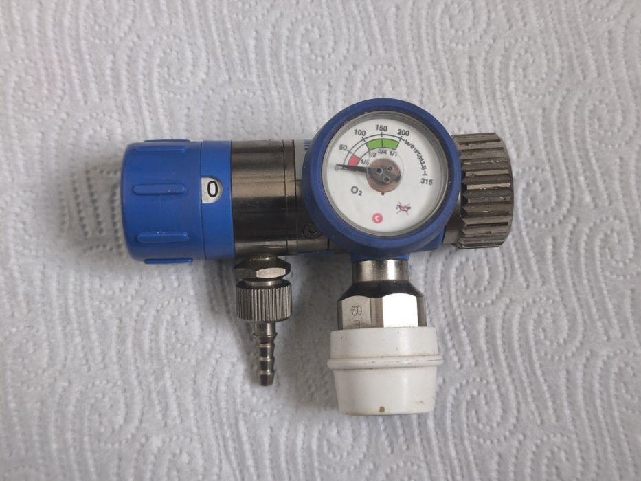 Regulator reductor presiune oxigen medical de la 1 la 25L debit