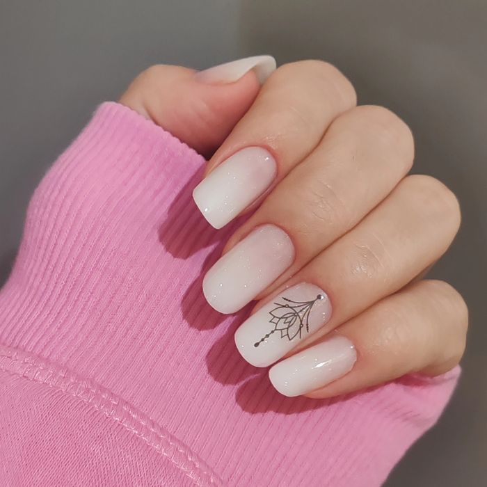 Unghii cu gel și semi