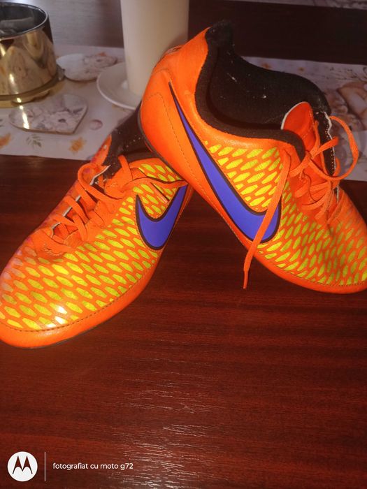 Vând ghete Nike mărimea 34
