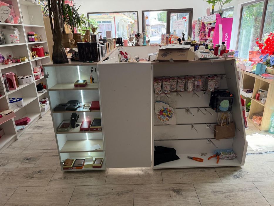 Mobilier comercial, insulă, de vanzare