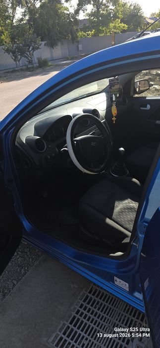 Vând Ford fiesta