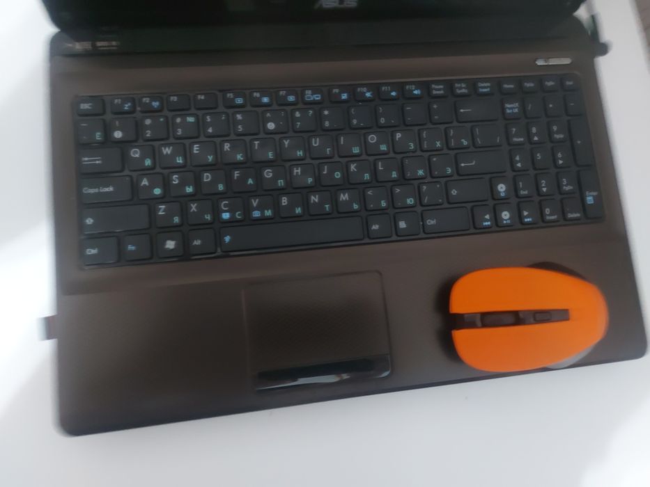 Asus хороший. ноутбук