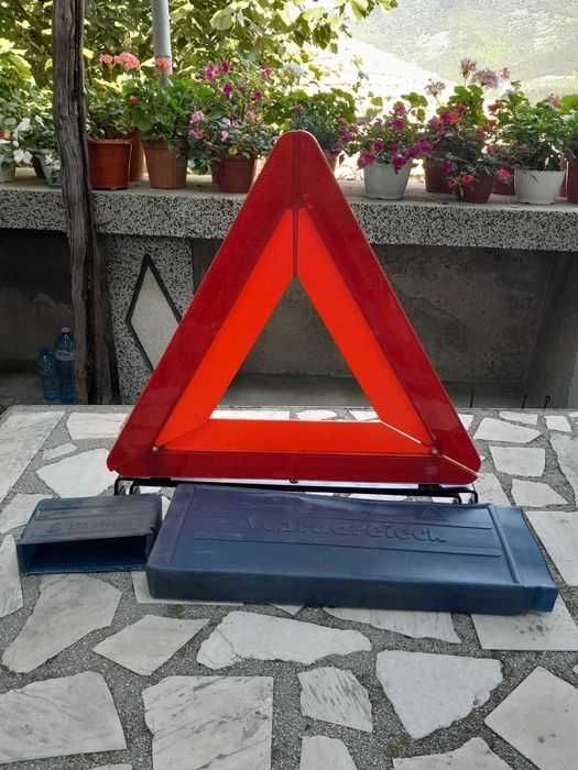 Бидони 60л.,25л.,реотани,макара и триъгълник при авария