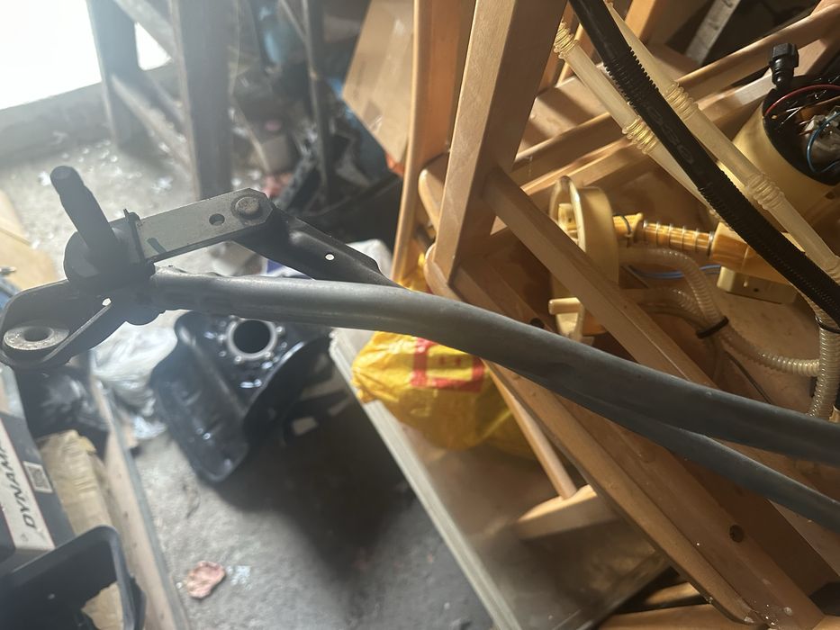 Мерцедес Mercedes рамо чистачки с електромотор