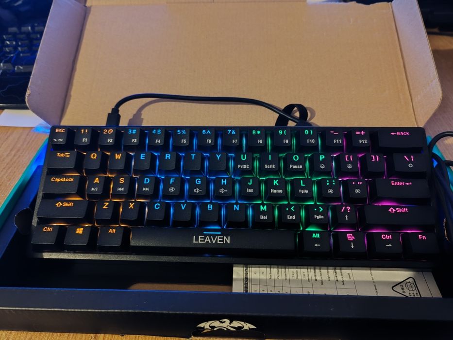 Tastatura gaming mecanica iluminata RGB K620