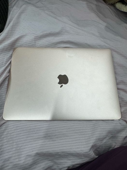 Продается Macbook Air M1 8GB