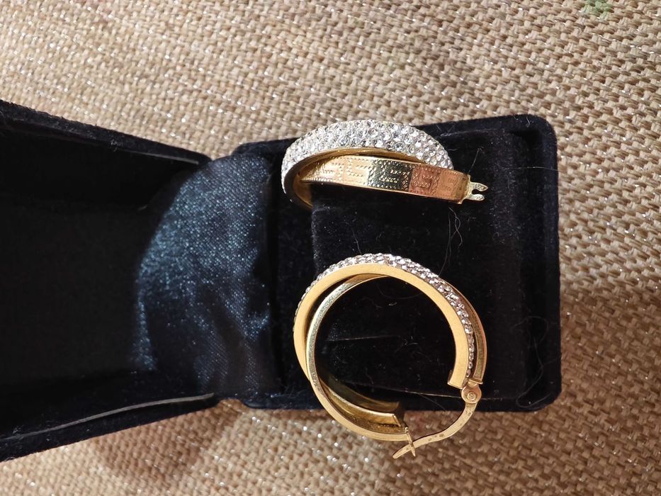 Продам золотые серьги. "Versace"