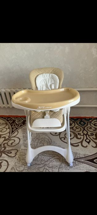 Детский стульчик для кормления