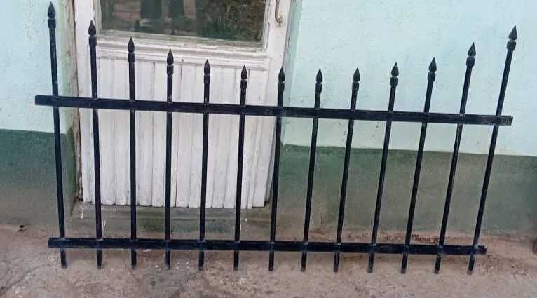 Забор металлический изгородь