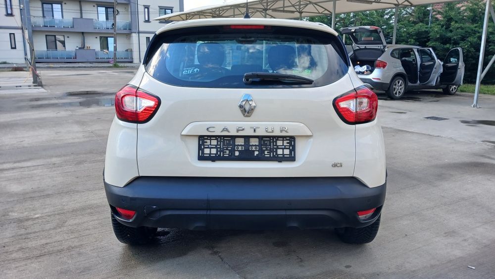 Superb Renault Captur 1.5 Dci 90 Cp**2013**203.000 km reali**IMPECABIL**Consum 4,5 L/100 km**