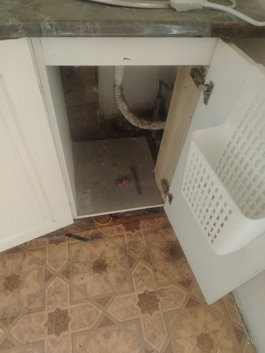 Кухонный. Ест сломанные детали