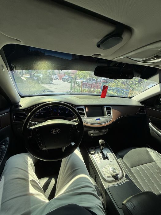 Genesis 3.8 Atmo Mator Luxury Korean Car
